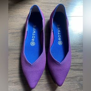 EUC Rothys violet points
